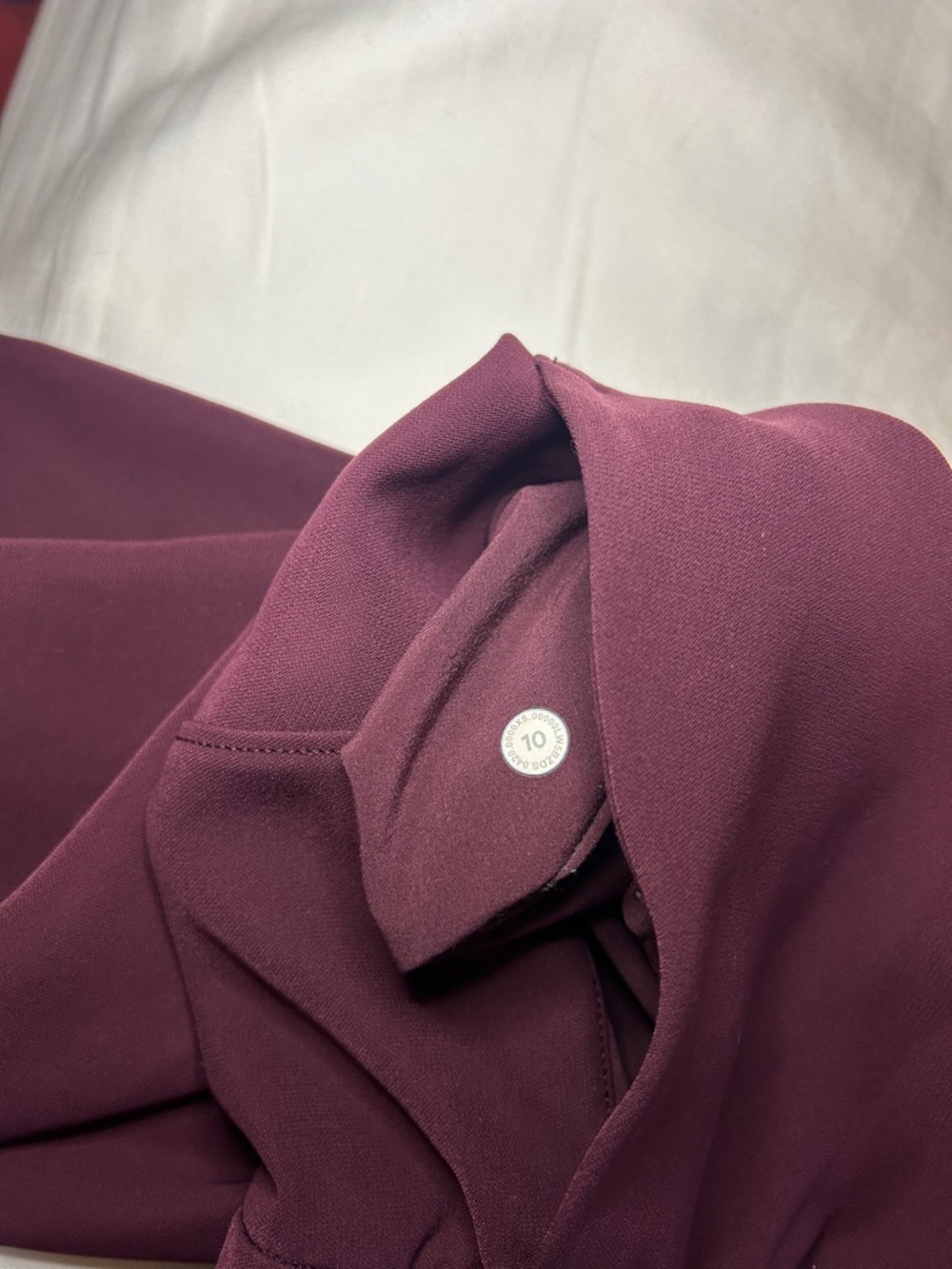 Lululemon On the Fly Jogger Woven Cassis Size 10 28” Burgundy - Picture 7 of 7